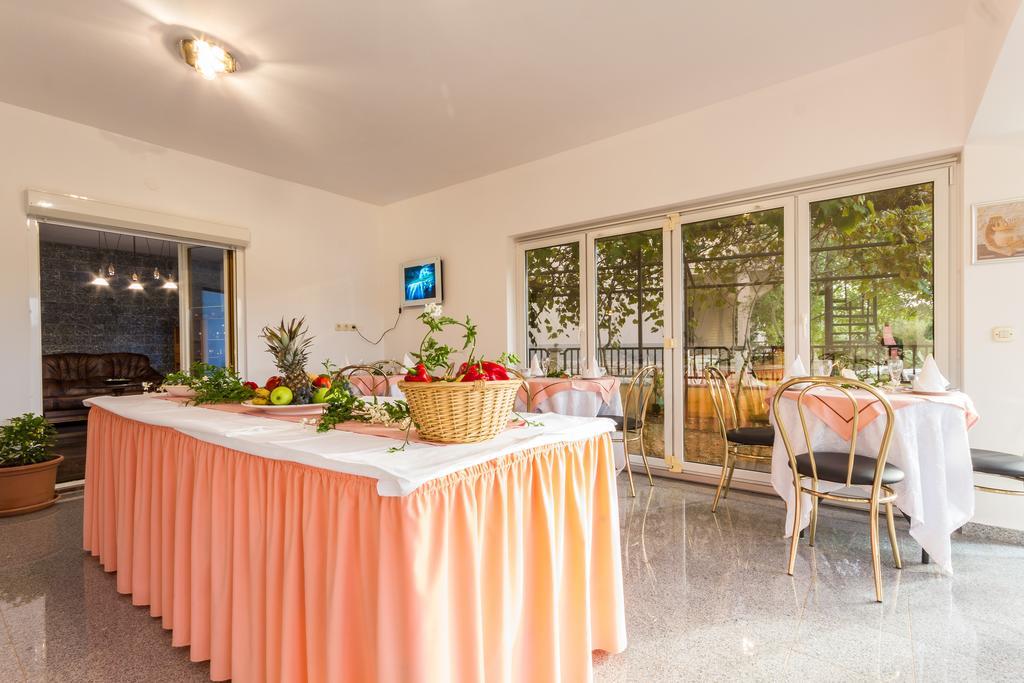 Apartments And Rooms Michaela فاجانا الغرفة الصورة